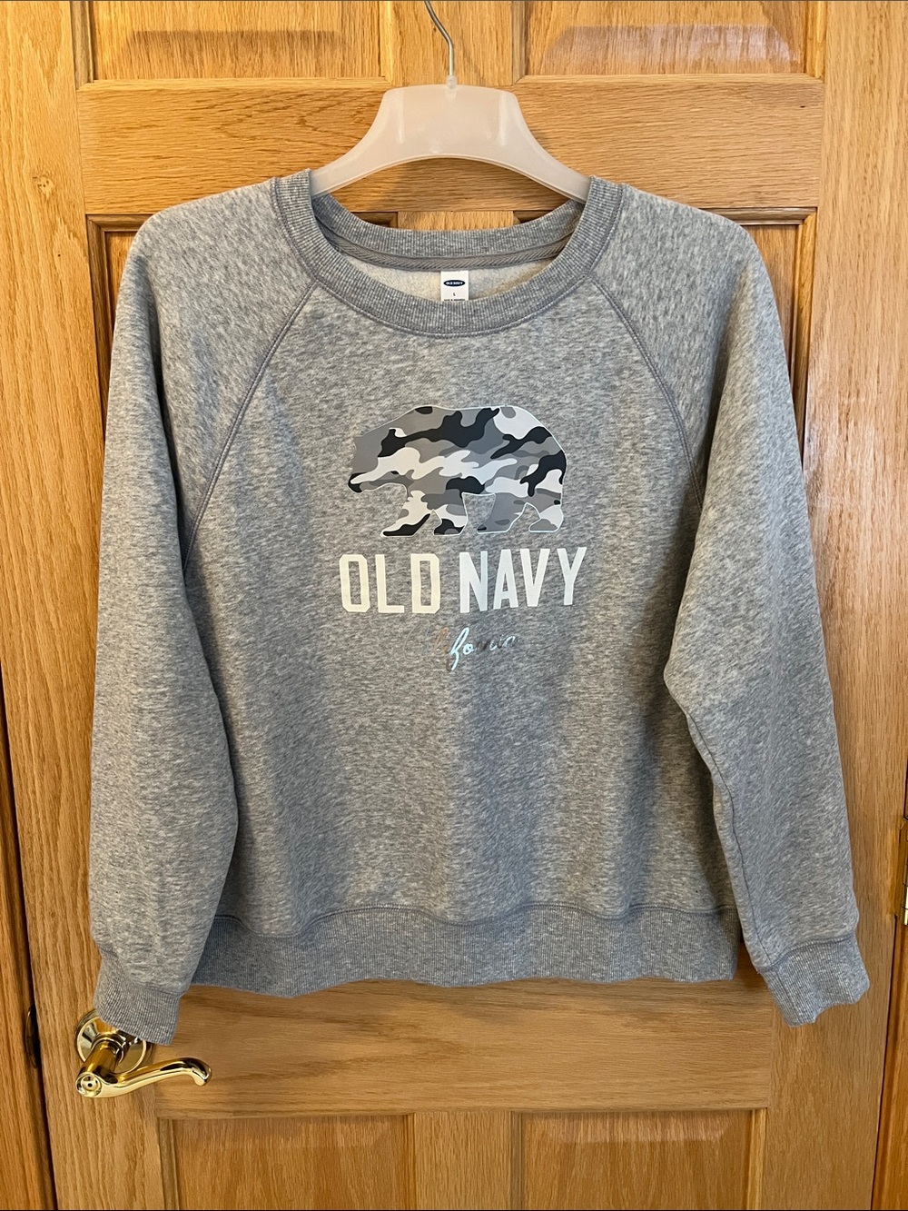 Old Navy Gray Crewneck Sweatshirt with Camo Bear Graphic - Large